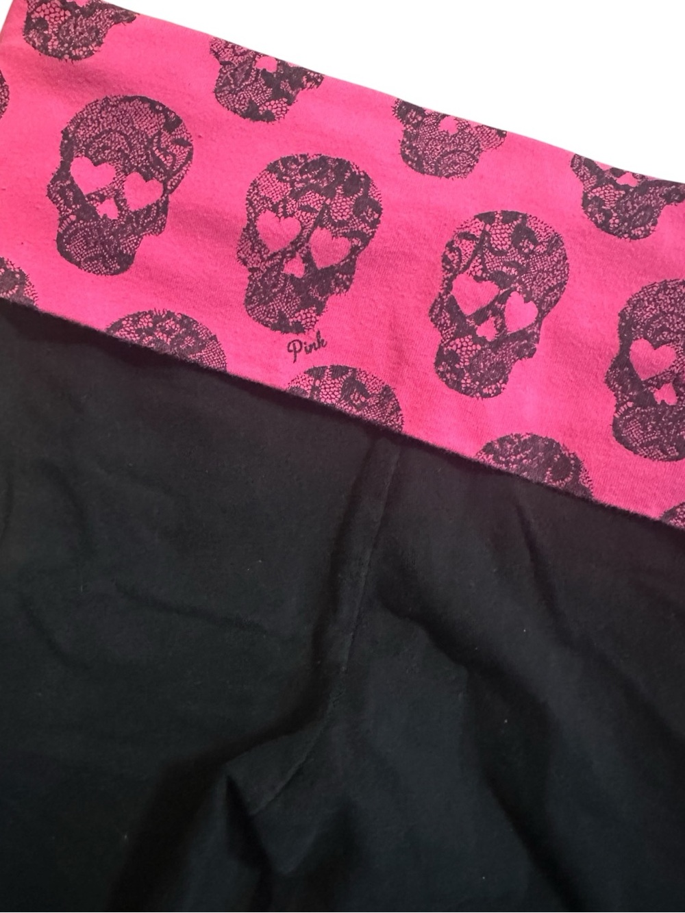 PINK Victoria’s Secret Black Foldover Yoga Pants Skull Waistband XS - Picture 3 of 4